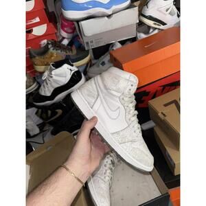 Jordan retro 1 laser sz 10.5